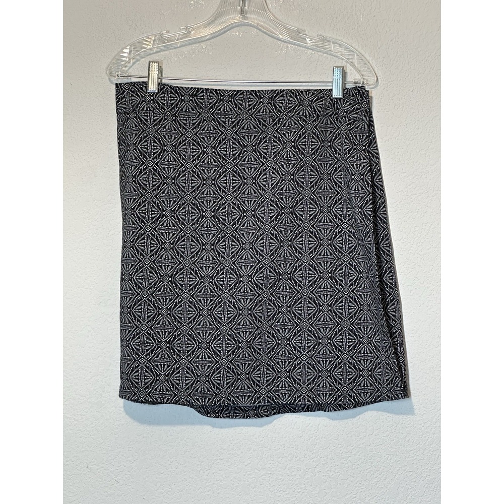 RipSkirt Womens Black White Geometric Skirt Size M Travel Beach 32 X 19